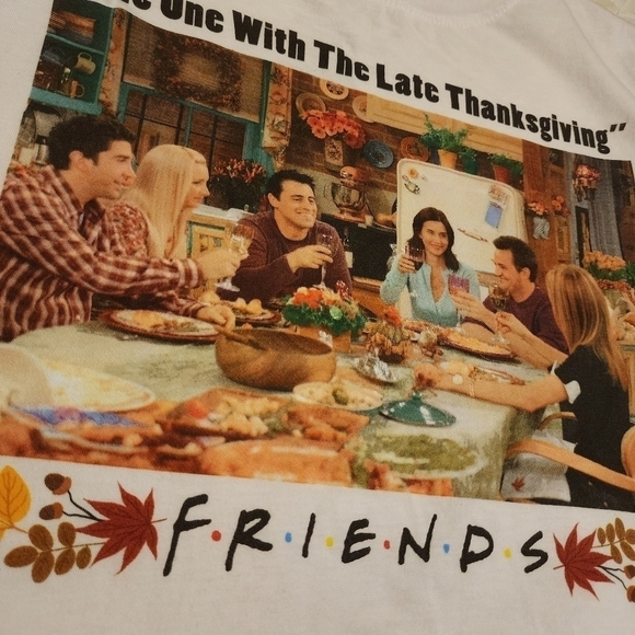 NWT Friends The Late Thanksgiving Short Sleeve Graphic T-Shirt Women's XS New - Picture 7 of 9